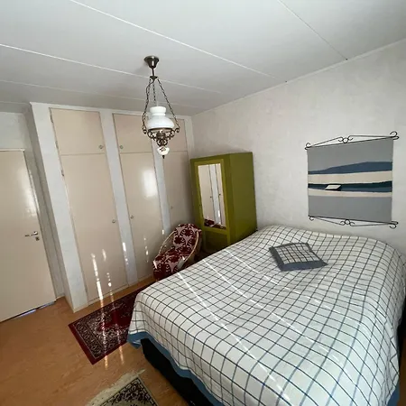 Huoneisto Hiitolantie 4