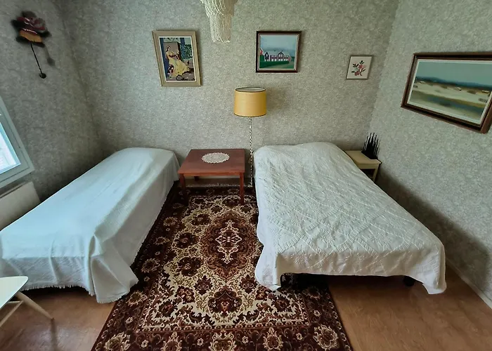 公寓 Hiitolantie 4 *